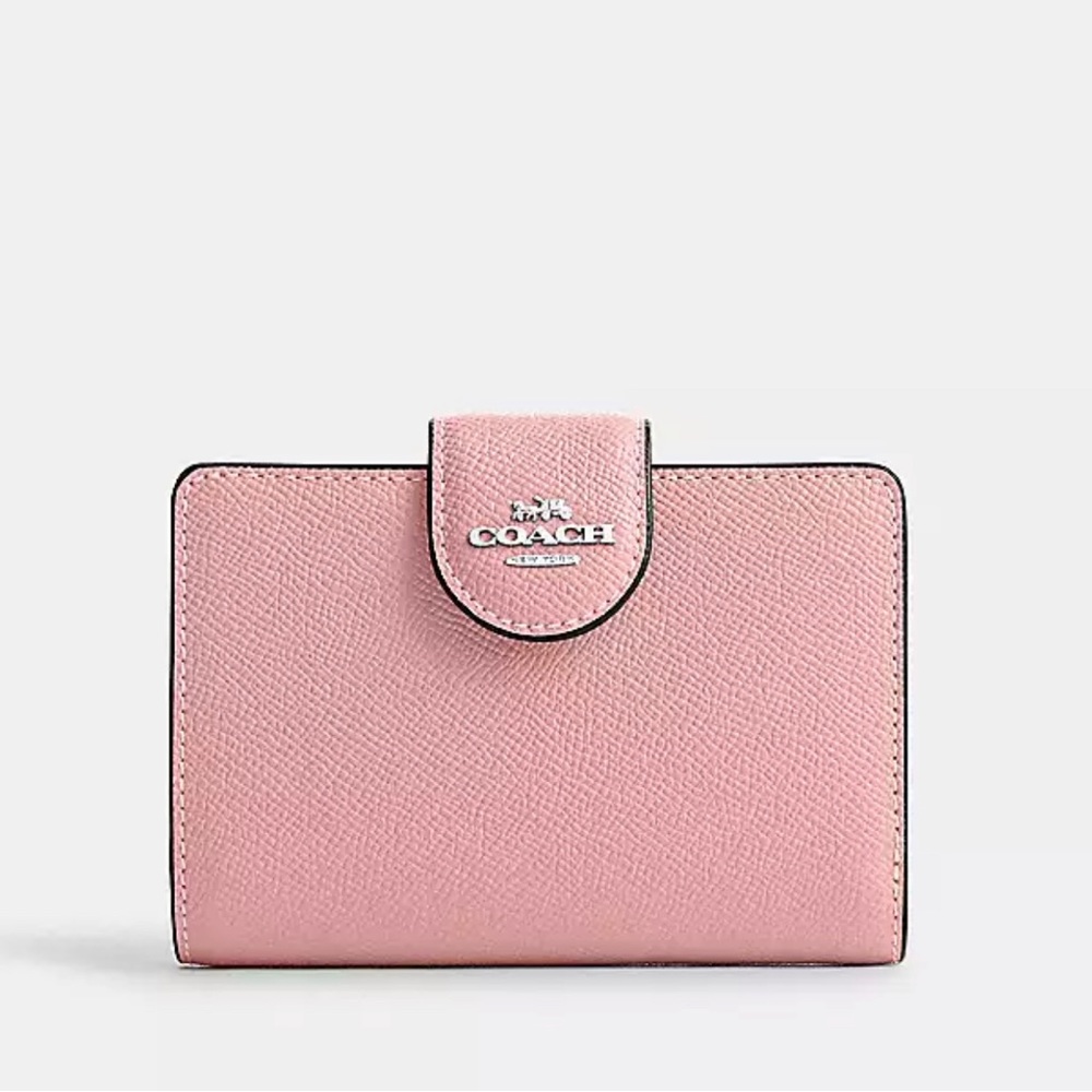 NWT Coach Medium Corner Zip Wallet